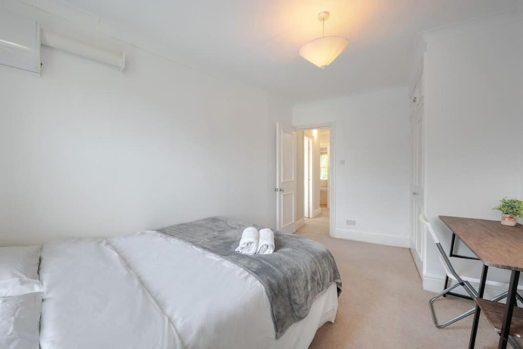 Cosy 2 Bed In Kensington Olympia Apartment Лондон Екстериор снимка